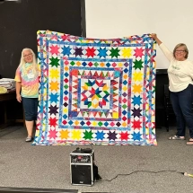 Holly Medallion Quilt(1)