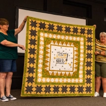 Sue D. Bee Medallion quilt